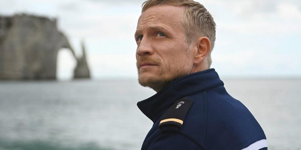 624803-albatros-de-xavier-beauvois-avec-jeremie-renier-l-affiche